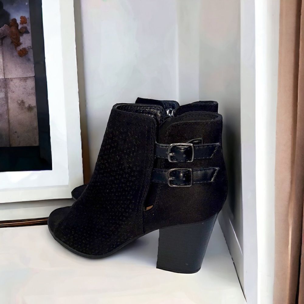Coconuts by Matisse l Black l Peep-Toe, Ankle l Double-buckle l Size 7.5 l EUC